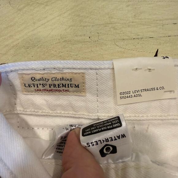 Levis 501 Shorts Women's 34 White NEW High Rise Distressed Denim - Picture 7 of 10